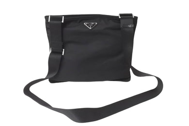 PRADA プラダ ナイロンショルダーバッグ ブラック トライアングルロゴ レザー 黒鞄 斜め掛け シルバー金具 美品 中古 64081 