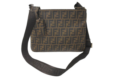 極美品 FENDI フェンディ ズッカ FFショルダーバッグ メッセンジャーバッグ 7A247-UZD PVC ブラウン ゴールド金具 中古 64097 