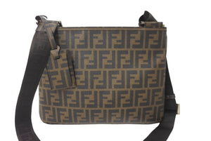 極美品 FENDI フェンディ ズッカ FFショルダーバッグ メッセンジャーバッグ 7A247-UZD PVC ブラウン ゴールド金具 中古 64097 
