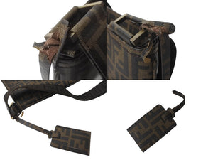 極美品 FENDI フェンディ ズッカ FFショルダーバッグ メッセンジャーバッグ 7A247-UZD PVC ブラウン ゴールド金具 中古 64097 