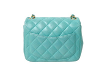 Load image into Gallery viewer, CHANEL シャネル マトラッセ17 チェーンショルダーバック 35200 ラムスキン 27番台 エメラルドグリーン ゴールド金具 美品 中古 64108