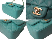 Load image into Gallery viewer, CHANEL シャネル マトラッセ17 チェーンショルダーバック 35200 ラムスキン 27番台 エメラルドグリーン ゴールド金具 美品 中古 64108
