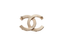 Load image into Gallery viewer, 極美品 CHANEL シャネル ブローチ マルチストーンモチーフ 20A ココマーク ゴールド ゴールド金具 中古 64125