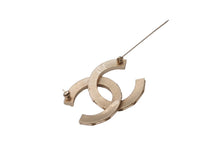 Load image into Gallery viewer, 極美品 CHANEL シャネル ブローチ マルチストーンモチーフ 20A ココマーク ゴールド ゴールド金具 中古 64125