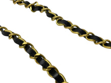 Load image into Gallery viewer, 新品同様 CHANEL シャネル ハンドウォーマー チェーンショルダー ラパンファー ホワイト ブラック ゴールド金具 中古 64140