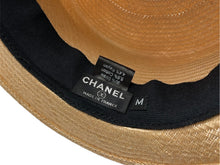 Load image into Gallery viewer, 極美品 CHANEL シャネル ココマーク ストロー ハット ベージュ 藁 帽子 ロゴ ブラック 小物 サイズM 中古 64158