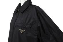 Load image into Gallery viewer, PRADA プラダ 19年 リサイクルナイロンシャツ ジップシャツ ブラック サイズM SC502 S201 QO4 美品 中古 64159
