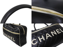 Load image into Gallery viewer, 極美品 CHANEL シャネル スポーツ ロゴマトラッセ ボストンバッグ ブラック ホワイト 3番台 ロゴ ゴールド金具 中古 64178