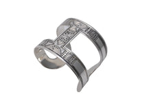Load image into Gallery viewer, 極美品 HERMES エルメス トゥアレグ PM バングル ブレスレット シルバ−925 重量59.3g アクセサリー ジュエリー 彫刻 入手困難 中古 64257
