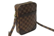 Load image into Gallery viewer, LouisVuitton ルイヴィトン ダヌーブ ショルダーバッグ 斜めがけバッグ N48063 PVC ゴールド金具 美品 中古 64262