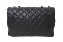 Load image into Gallery viewer, CHANEL シャネル チェーンショルダーバッグ マトラッセ 30CM シングルフラップ ブラックシルバー 13番台 中古 64274