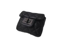 Load image into Gallery viewer, CHANEL シャネル ミニポーチ 小物入れ ブラック キルティング ラムスキン 美品 中古 64290