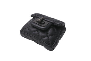 CHANEL シャネル ミニポーチ 小物入れ ブラック キルティング ラムスキン 美品 中古 64290