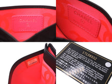Load image into Gallery viewer, 極美品 CHANEL シャネル カードケース カンボンライン 17番台 ココマーク レザー エナメル ブラック ピンク 中古 64306