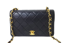Load image into Gallery viewer, CHANEL シャネル ミニマトラッセ 19 チェーンショルダーバッグ 1番台 フルフラップ ラムスキン ブラック 美品 中古 64308