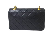 Load image into Gallery viewer, CHANEL シャネル ミニマトラッセ 19 チェーンショルダーバッグ 1番台 フルフラップ ラムスキン ブラック 美品 中古 64308