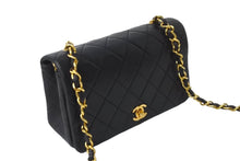 Load image into Gallery viewer, CHANEL シャネル ミニマトラッセ 19 チェーンショルダーバッグ 1番台 フルフラップ ラムスキン ブラック 美品 中古 64308