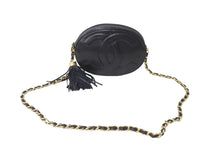 Load image into Gallery viewer, CHANEL シャネル チェーンショルダーバッグ ココマーク フリンジ 1番台 カーフスキン ブラック ゴールド金具 美品 中古 64309