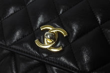Load image into Gallery viewer, CHANEL シャネル チェーンショルダーバッグ 縦型 1番台 ラムスキン ブラック ゴールド金具 良品 中古 64310