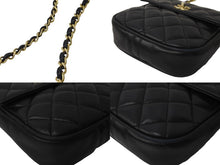 Load image into Gallery viewer, CHANEL シャネル チェーンショルダーバッグ 縦型 1番台 ラムスキン ブラック ゴールド金具 良品 中古 64310