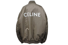 Load image into Gallery viewer, 新品未使用 CELINE セリーヌ 23SS CELINEプリント ボンバージャケット ブルゾン エディ期 2W426396E ベージュ サイズ54 64334