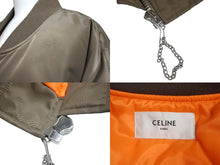 Load image into Gallery viewer, 新品未使用 CELINE セリーヌ 23SS CELINEプリント ボンバージャケット ブルゾン エディ期 2W426396E ベージュ サイズ54 64334