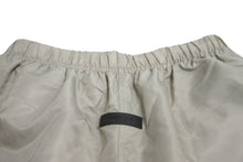 Load image into Gallery viewer, FearOfGod フィアオブゴッド Essentials エッセンシャル ハーフパンツ ショートパンツ 090233 ベージュ M 美品 中古 64349