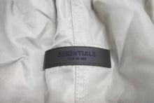 Load image into Gallery viewer, FearOfGod フィアオブゴッド Essentials エッセンシャル ハーフパンツ ショートパンツ 090233 ベージュ M 美品 中古 64349