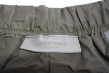 Load image into Gallery viewer, ESSENTIALS エッセンシャルズ ハーフパンツ ショートパンツ ナイロン ベージュ サイズM 美品 中古 64350