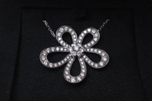 Load image into Gallery viewer, 極美品 Van Cleef &amp; Arpels ヴァンクリーフ＆アーペル VCARP05200 フラワーレース ペンダント 美品 中古 64392