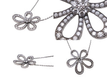 Load image into Gallery viewer, 極美品 Van Cleef &amp; Arpels ヴァンクリーフ＆アーペル VCARP05200 フラワーレース ペンダント 美品 中古 64392