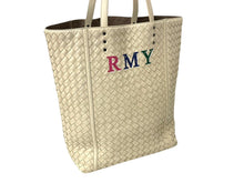 Load image into Gallery viewer, BOTTEGAVENETA ボッテガヴェネタ トートバッグ イントレチャート イニシャル入り アイボリー ブラック金具 レザー 美品 中古 64421