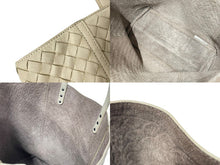 Load image into Gallery viewer, BOTTEGAVENETA ボッテガヴェネタ トートバッグ イントレチャート イニシャル入り アイボリー ブラック金具 レザー 美品 中古 64421