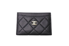 Load image into Gallery viewer, CHANEL シャネル カードケース マトラッセ ココマーク 11番台 2007年 キャビアスキン ブラック ゴールド金具 美品 中古 64432
