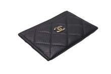 Load image into Gallery viewer, CHANEL シャネル カードケース マトラッセ ココマーク 11番台 2007年 キャビアスキン ブラック ゴールド金具 美品 中古 64432
