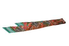 Load image into Gallery viewer, HERMES エルメス スカーフ ツイリー 総柄 幾何学模様 フランス製 シルク プリント 美品 中古 64438