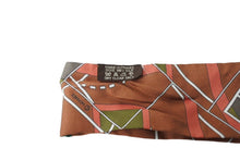 Load image into Gallery viewer, HERMES エルメス スカーフ ツイリー 総柄 幾何学模様 フランス製 シルク プリント 美品 中古 64438