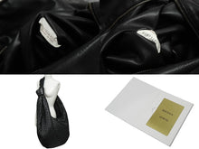 Load image into Gallery viewer, BOTTEGAVENETA ボッテガヴェネタ ザ ジョディマキシ ショルダーバッグ イントレチャート ラムスキン ブラック 美品 中古 64440
