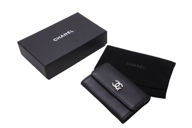 極美品 CHANEL シャネル カードケース スキーモチーフ ココマーク ラムスキン 28番台 2019年 ブラック シルバー金具 中古 64476