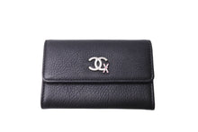 Load image into Gallery viewer, 極美品 CHANEL シャネル カードケース スキーモチーフ ココマーク ラムスキン 28番台 2019年 ブラック シルバー金具 中古 64476