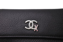 Load image into Gallery viewer, 極美品 CHANEL シャネル カードケース スキーモチーフ ココマーク ラムスキン 28番台 2019年 ブラック シルバー金具 中古 64476