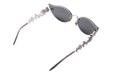 Load image into Gallery viewer, 限定1000本 極美品 LOUIS VUITTON ルイヴィトン キャッツアイ サングラス スワロフスキー 75BR6 サイズ 67□17 135 中古 64485