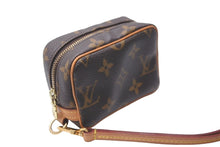 Load image into Gallery viewer, LOUIS VUITTON ルイ ヴィトン トゥルースワピティ ポーチ M58030 モノグラムキャンバス ブラウン ゴールド金具 美品 中古 64504