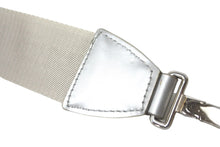 Load image into Gallery viewer, CHANEL シャネル ショルダーストラップ ココマーク グレー シルバー レザー 美品 中古 64515