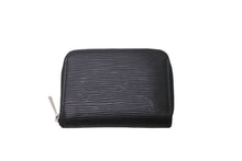 Load image into Gallery viewer, LOUIS VUITTON ルイヴィトン ジッピー コインパース M60152 エピレザー コインケース ブラック シルバー金具 美品 中古 64538