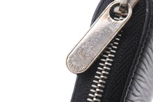 Load image into Gallery viewer, LOUIS VUITTON ルイヴィトン ジッピー コインパース M60152 エピレザー コインケース ブラック シルバー金具 美品 中古 64538