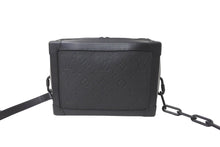 Load image into Gallery viewer, 極美品 LOUIS VUITTON ルイヴィトン ショルダーバッグ ソフトトランク M55700 モノグラム トリヨンレザー ブラック 中古 64546