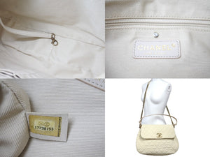 CHANEL シャネル デカマトラッセ 2WAY チェーン ショルダーバッグ 17番台 アイボリー キャビアスキン ゴールド金具 ココマーク 美品 中古 64550
