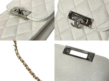 Load image into Gallery viewer, CHANEL シャネル マトラッセ スマートフォン チェーン ショルダーバッグ ホワイト 28番台 キャビアスキン ココマーク ロゴ 斜め掛け 美品 中古 64553