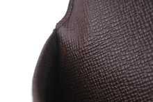 Load image into Gallery viewer, 極美品 LOUIS VUITTON ルイヴィトン オーガナイザー ドゥ ポッシュ カードケース N61721 ダミエ エベヌ ブラウン エピレザー 中古 64558